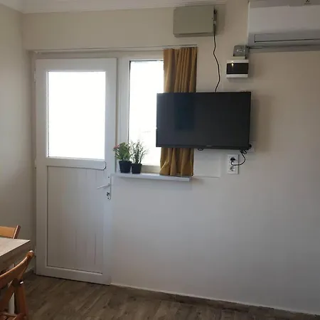 Entire On The Büyükçekmece